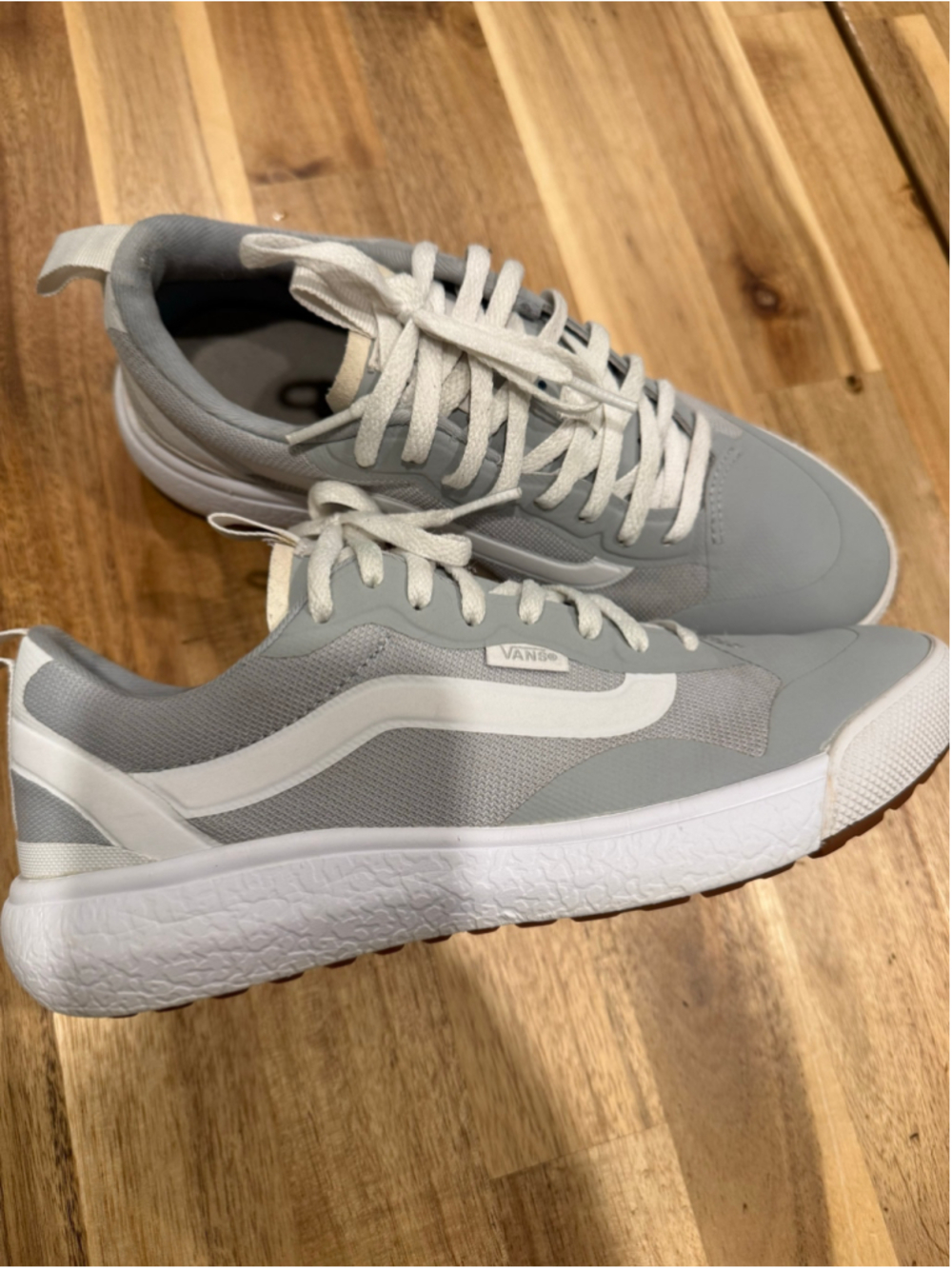 Women's Vans UltraRange Sneakers Grey and White Size womens 7.5